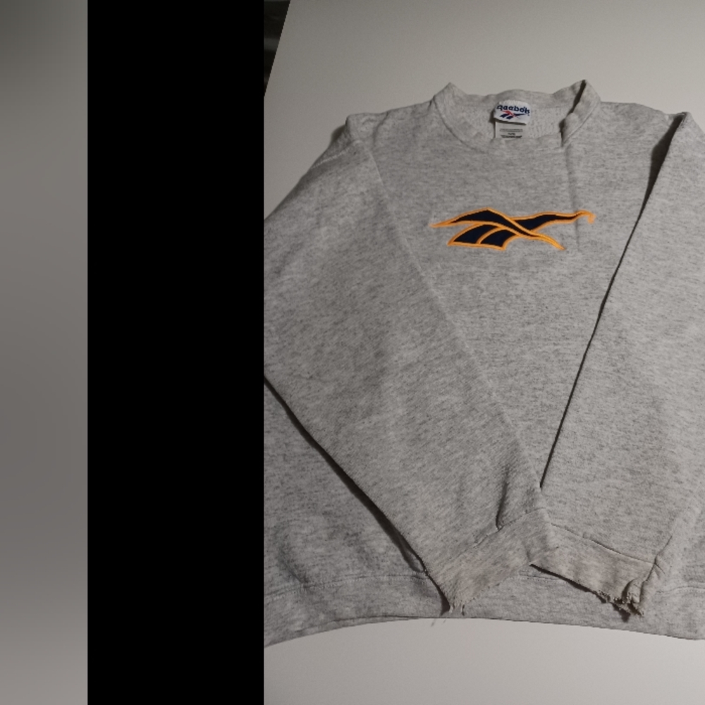 Old Worn Reebok Sweatshirt. - Picture 3 of 9